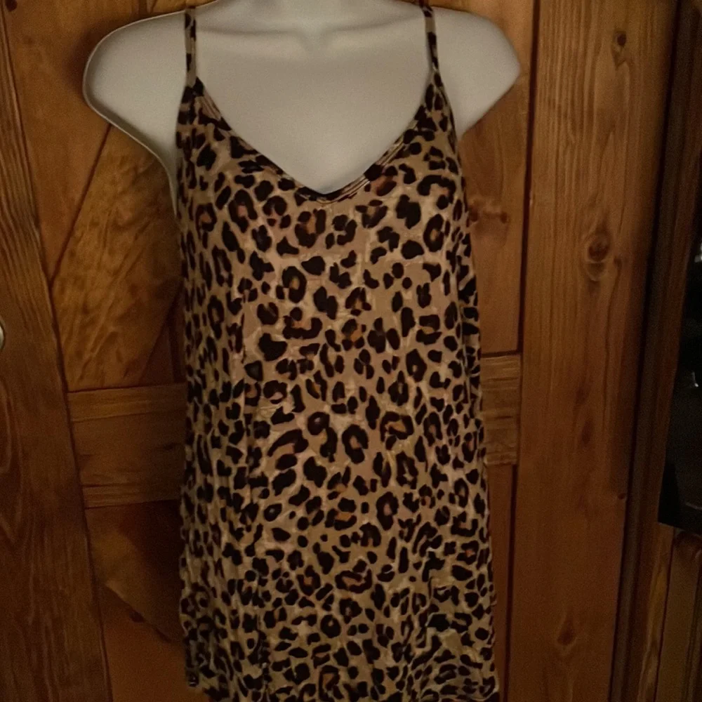 🚫SOLD🚫 Reversible Cheetah Tank Top 🐆 - Picture 9 of 13